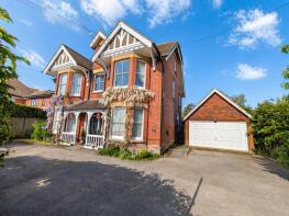 33 Fernhurst, London Road, Uckfield TN22 1HA
