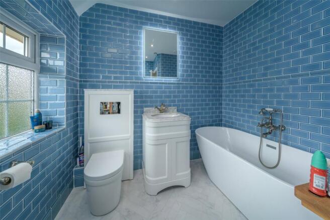4 bed Semi-Detached for sale Image 9