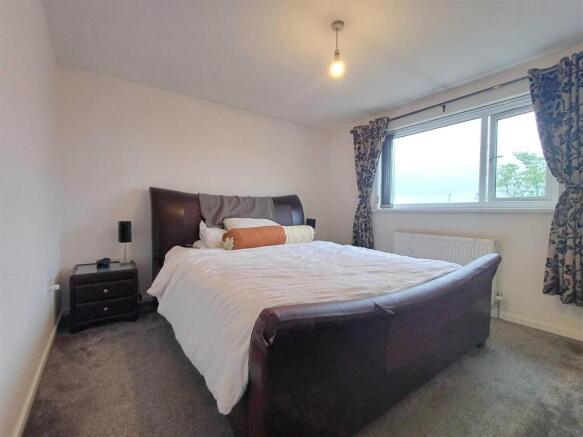 3 bed Semi-Detached to rent Image 7