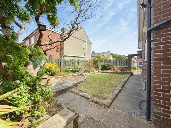 4 bed Bungalow for sale Image 6