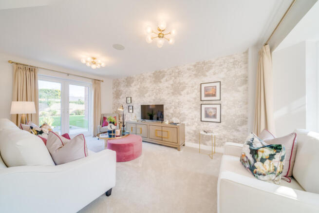 5 bed Detached for sale Image 6