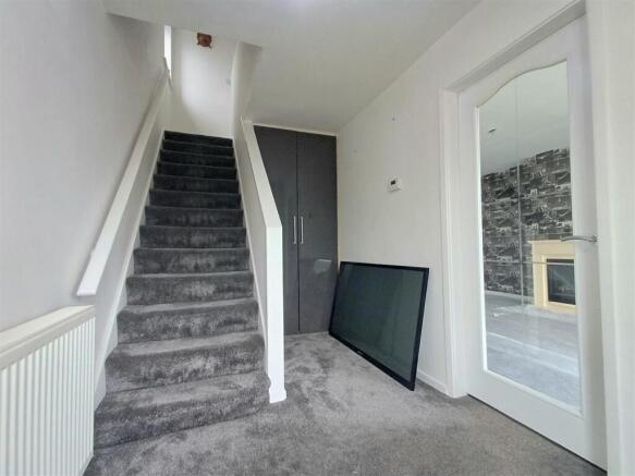 3 bed Semi-Detached to rent Image 6