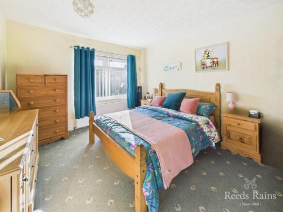 4 bed Bungalow for sale Image 10