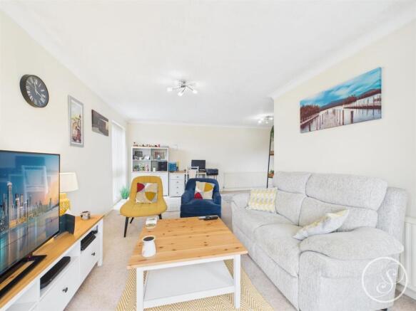 2 bed Flat for sale Image 4