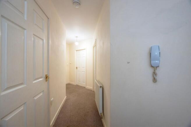 2 bed Apartment to rent Image 7