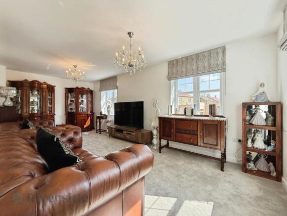 4 bed Detached for sale Image 6