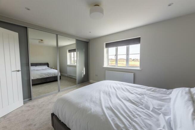 5 Parham Close-9.jpg