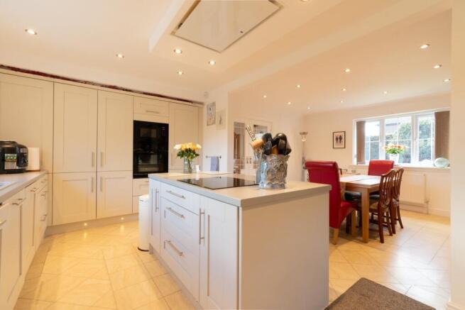 3 bed Detached for sale Image 6