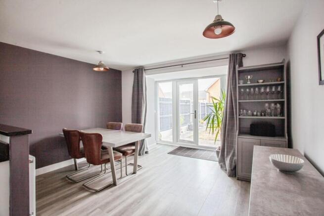 3 bed Town House for sale Image 5