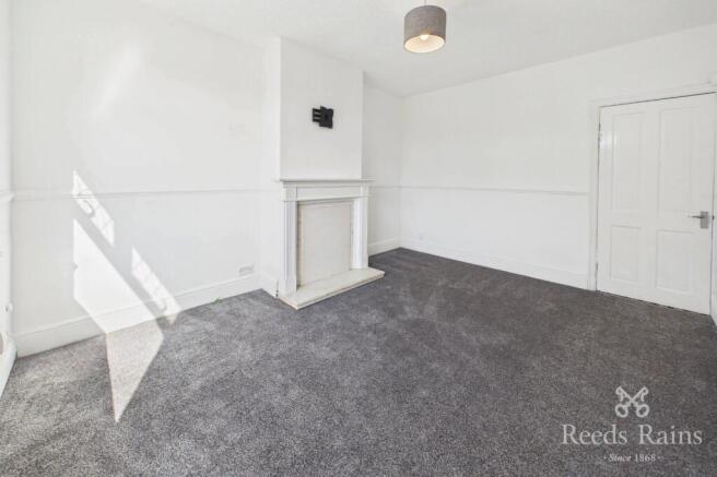 2 bed End of Terrace to rent Image 5
