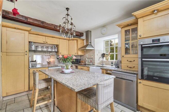 4 bed Detached for sale Image 5