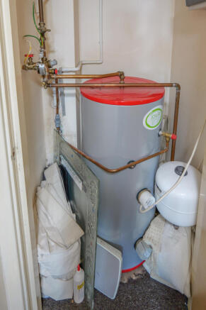 2 bed Flat for sale Image 12