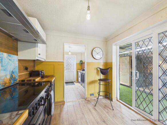 Kitchen/Dining Area