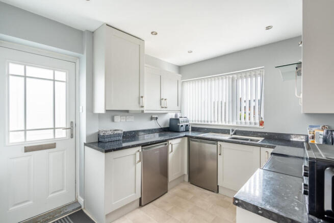 3 bed Bungalow for sale Image 7