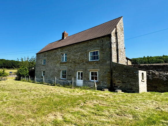 4 bed Detached for sale Image 12