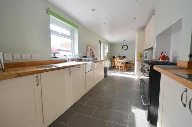 Kitchen/Breakfast Room