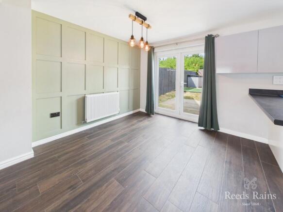 4 bed Detached for sale Image 5