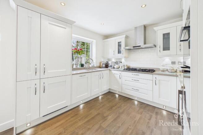 4 bed Detached for sale Image 4