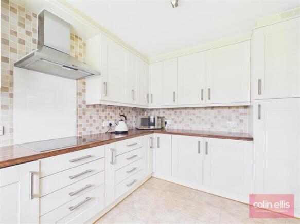 2 bed Ground Flat for sale Image 9