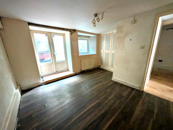 Basement Flat, 31 Upper Church Road, Weston-Super-Mare BS23 2DX photo 4