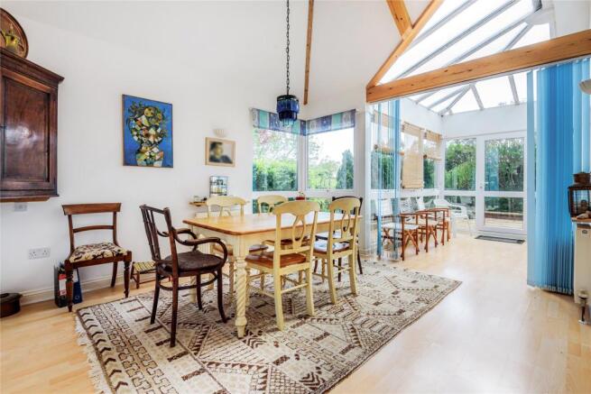 Dining To Garden Rm