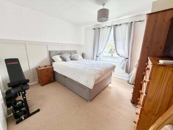 3 bed Semi-Detached for sale Image 8