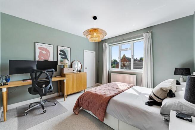 4 Fairbourne Drive-11.jpg