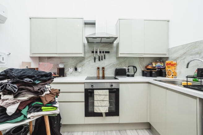 6 bed Block of Apartments for sale Image 7
