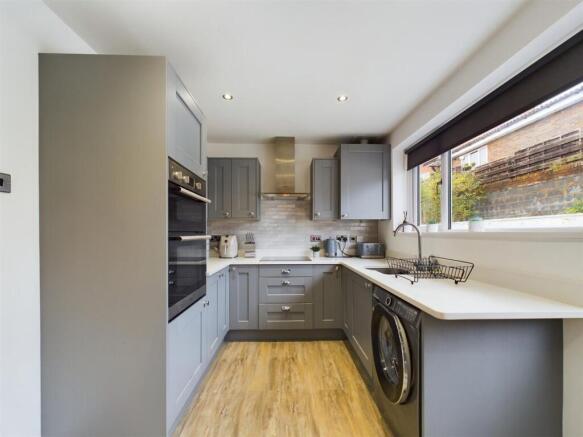 Burton Drive, Wrexham, LL12 photo 3