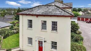 2, Tremeddan Court, Tremeddan Lane, Liskeard PL14 3TB