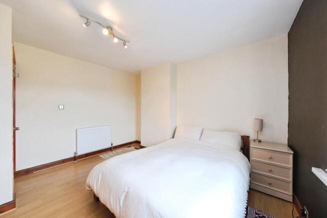 3 bed Semi-Detached for sale Image 12