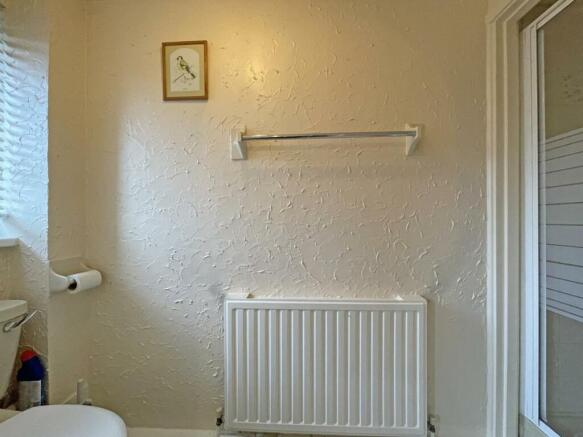Dover Road 2 Bathroom 2.jpg