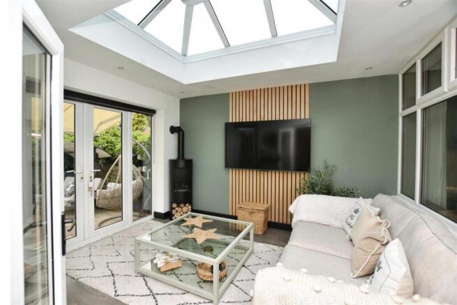 3 bed Semi-Detached Bungalow for sale Image 7