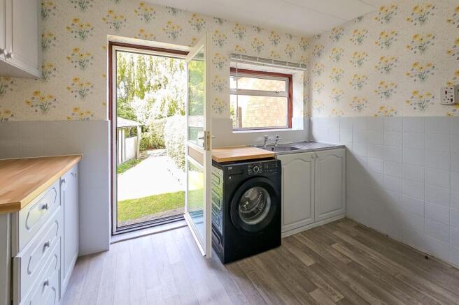 3 bed Semi-Detached for sale Image 8