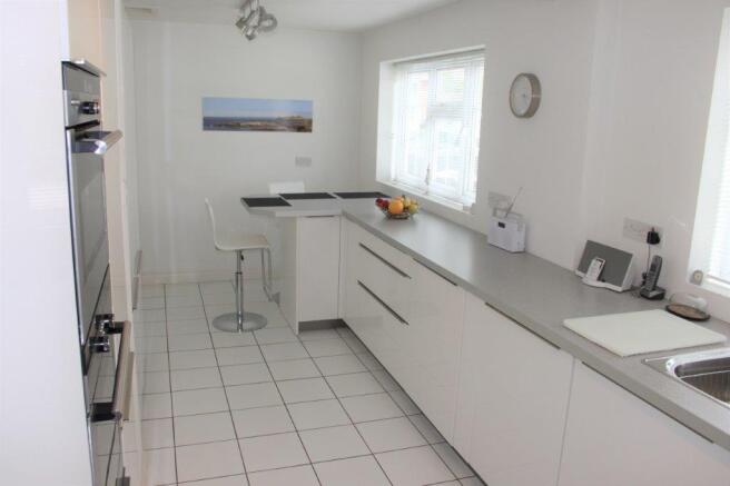 EXCELLENT BREAKFAST KITCHEN
