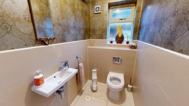 4 bed Detached for sale Image 11