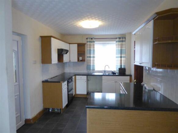 Kitchen/Dining Area