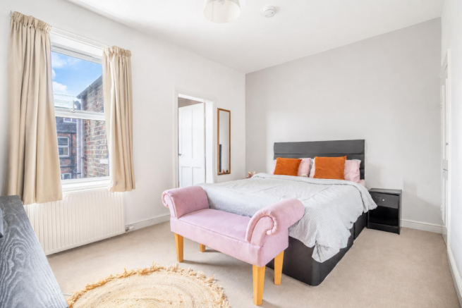 2 bed End of Terrace to rent Image 6