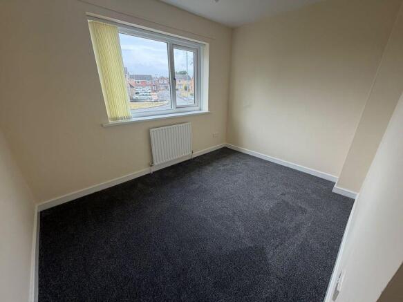 2 bed Apartment to rent Image 5