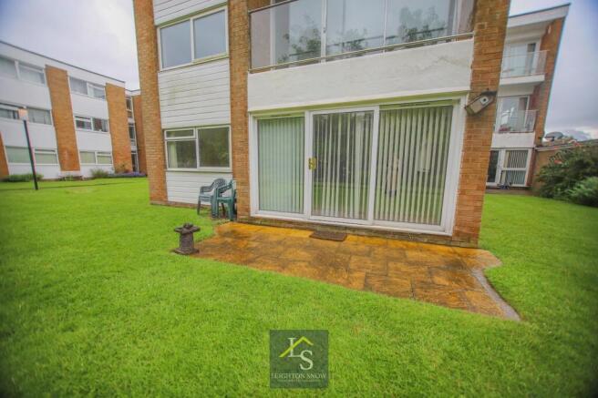 Dairyground Road, Bramhall, SK7 photo 4