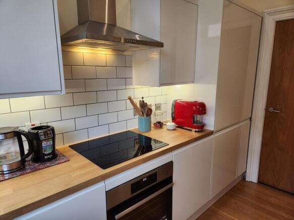 1 bed Apartment to rent Image 9