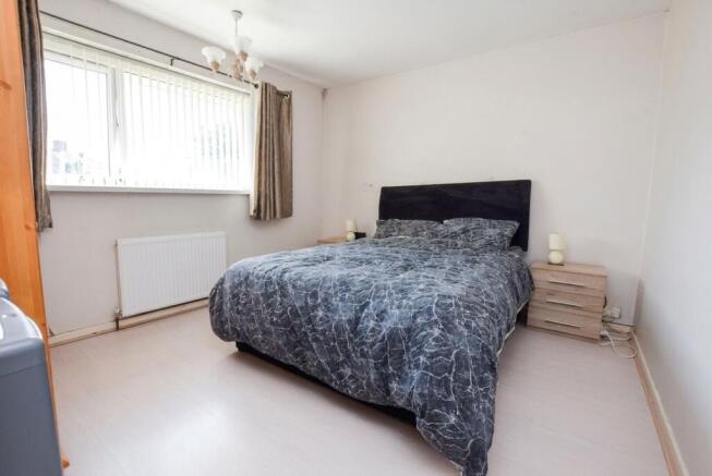 3 bed Semi-Detached for sale Image 8