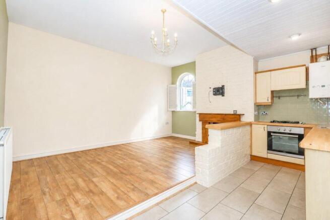 OPEN PLAN LOUNGE, KITCHEN, DINING AREA