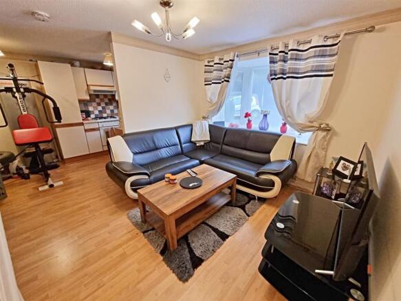 Lounge/Kitchen