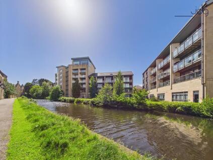 Aalborg Place, Mill View House Aalborg Place | Stunning City Centre Apartment with Private Balcony