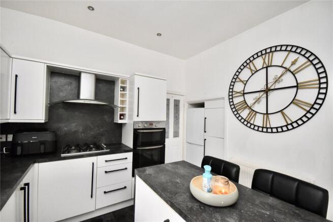 2 bed Semi-Detached for sale Image 5