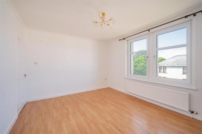 12F Lawton Terrace Dundee-3.jpg