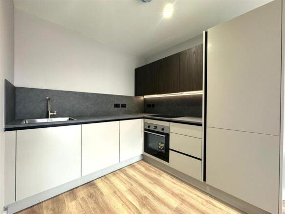 Kitchen pic 2.jpeg