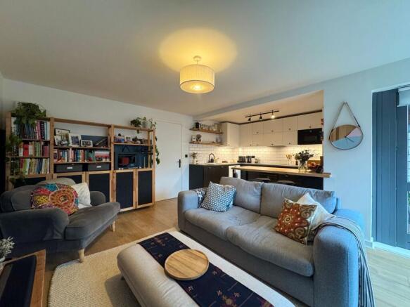 Open plan lounge/dining area