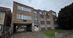 Flat 2, 254 Kerry Court, Upminster Road North, Rainham RM13 9JL